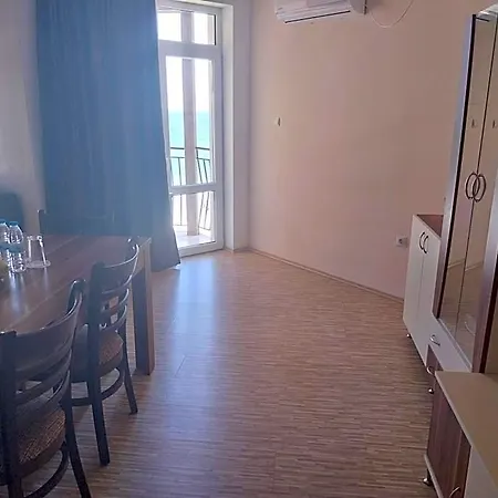 Aura Family Ξενοδοχείο Ράβντα