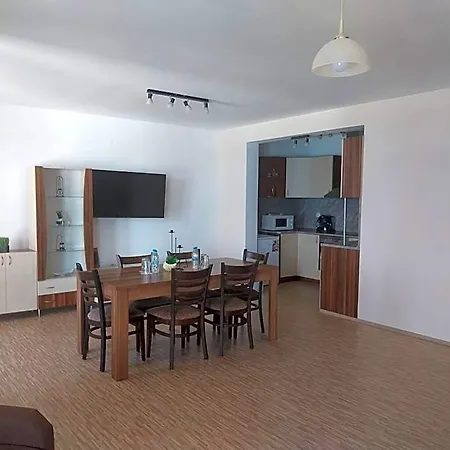 Aura Family Szálloda
