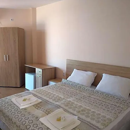Aura Family Szálloda 2*